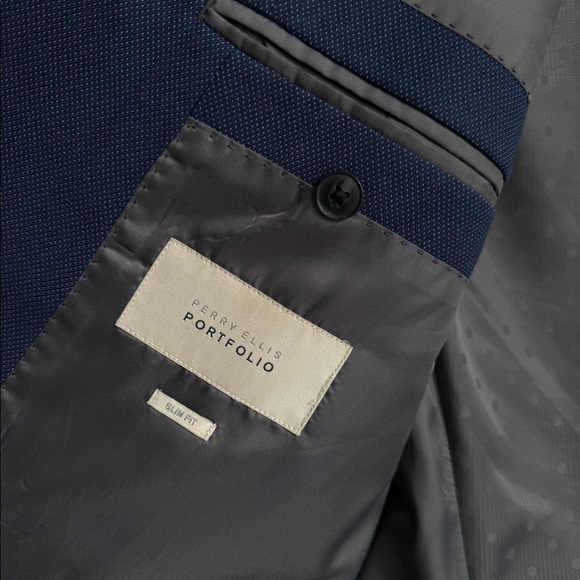 Perry Ellis Portfolio Slim-Fit Suit Navy blue with light blue accent - Picture 6 of 8